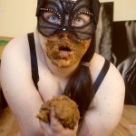 Shit in hand and smeared on face – LucyScat Fat Girls